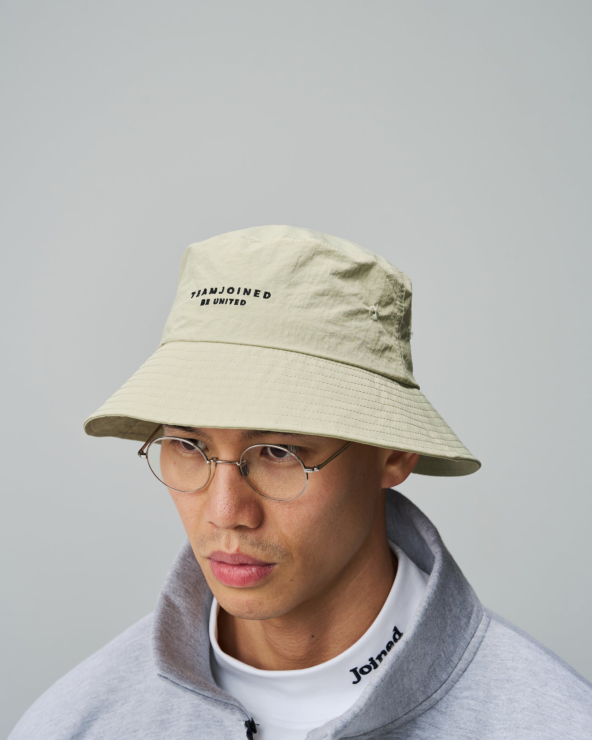 color_Khaki