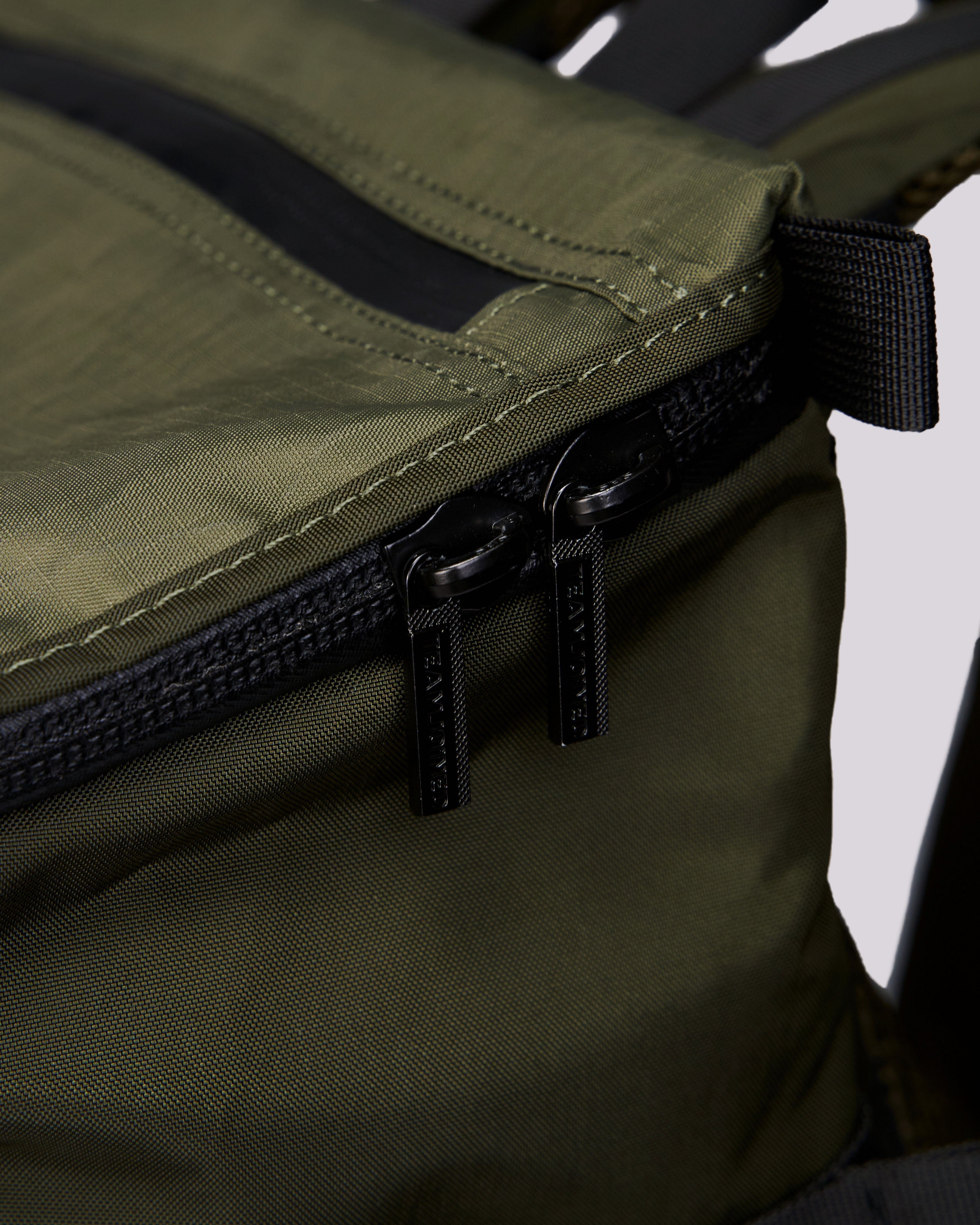 color_army green