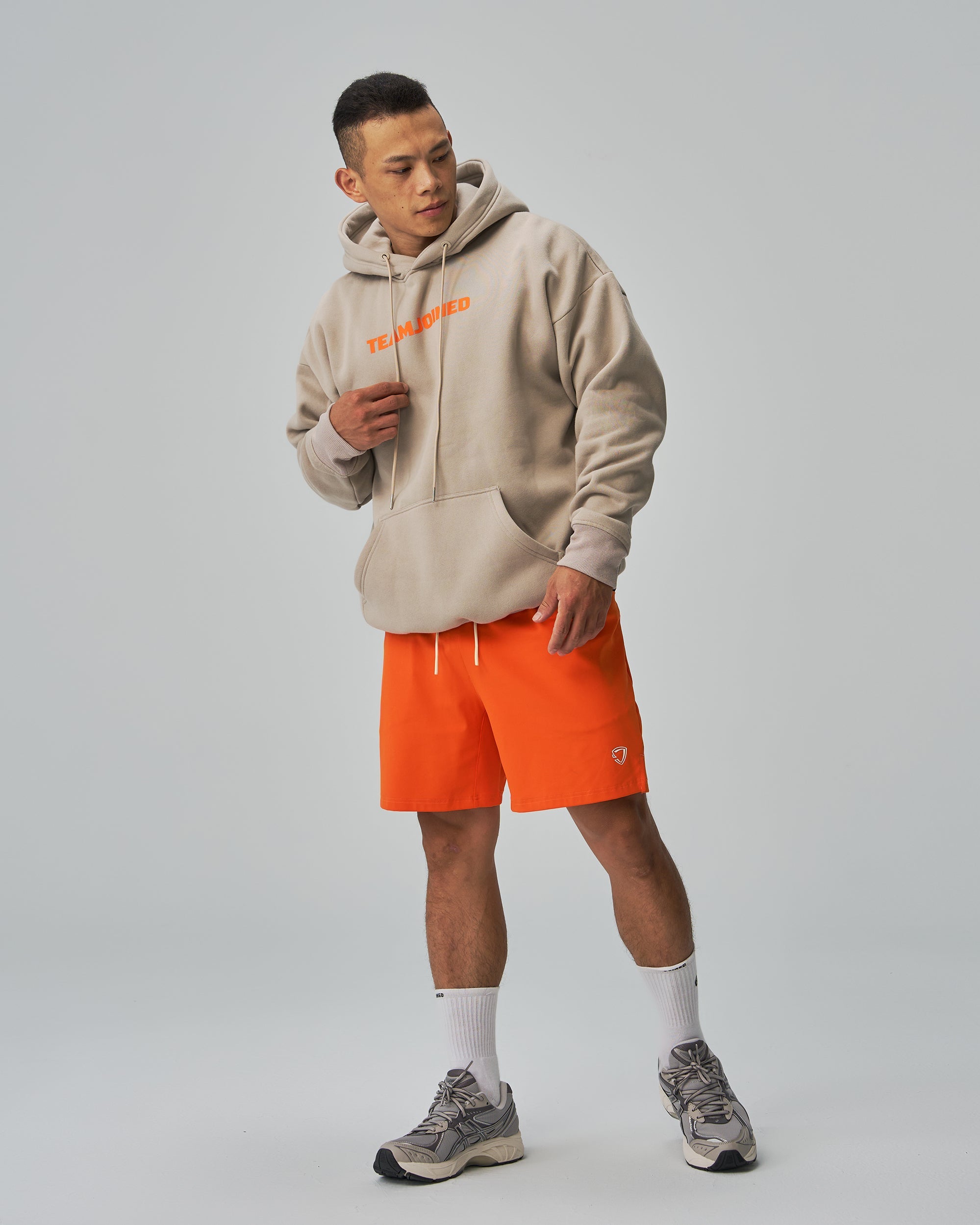 color_Light Khaki / Orange