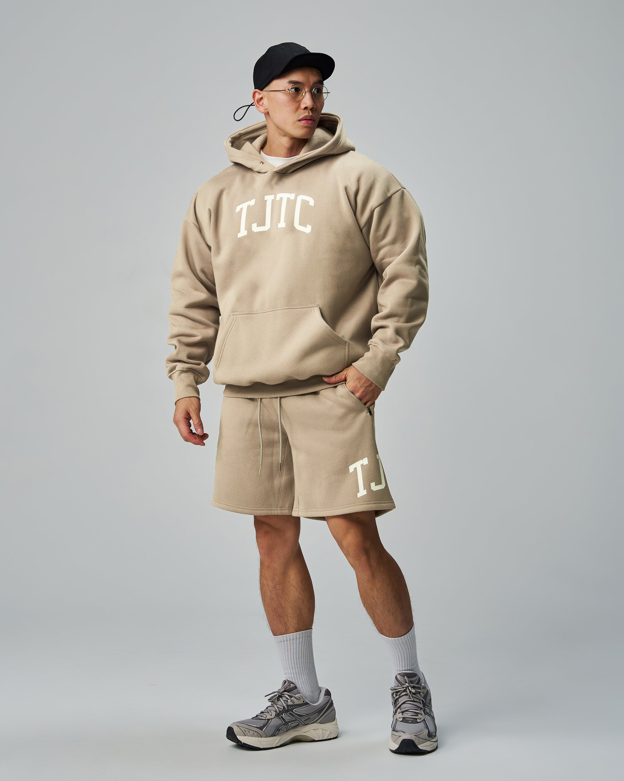 color_khaki