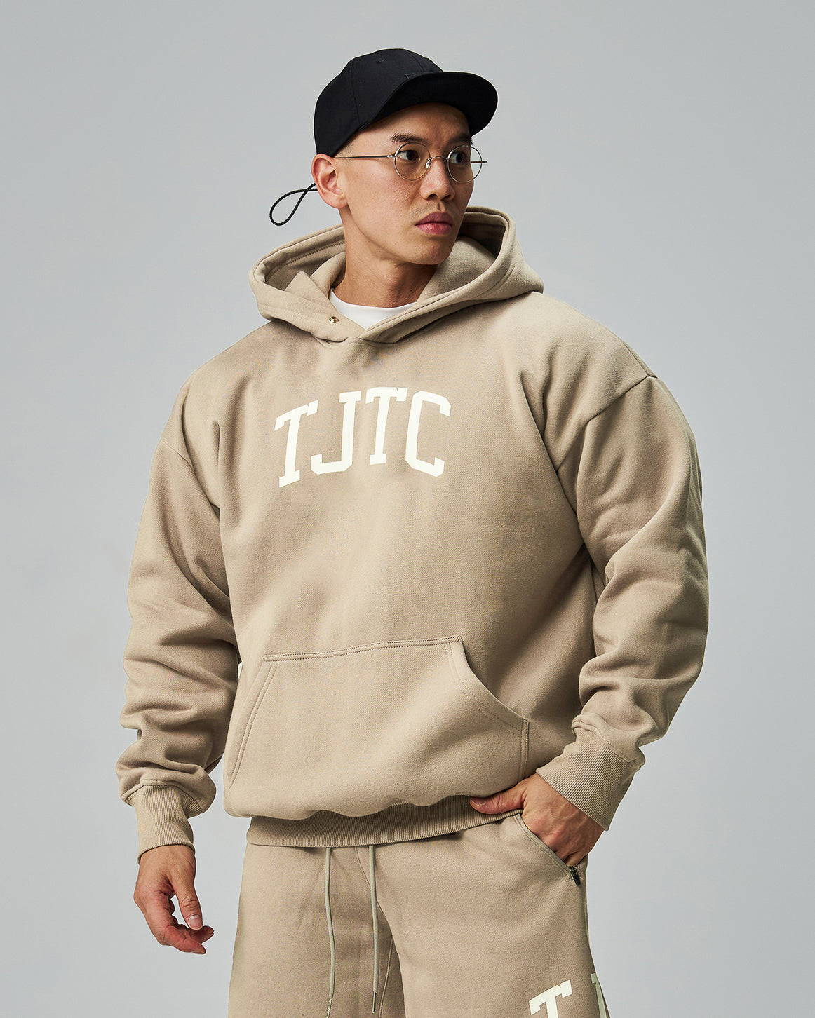 color_khaki