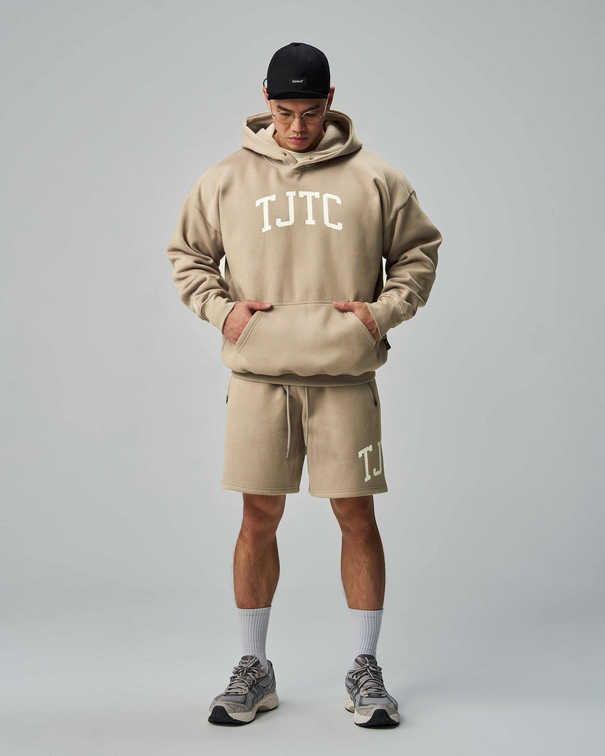 color_khaki