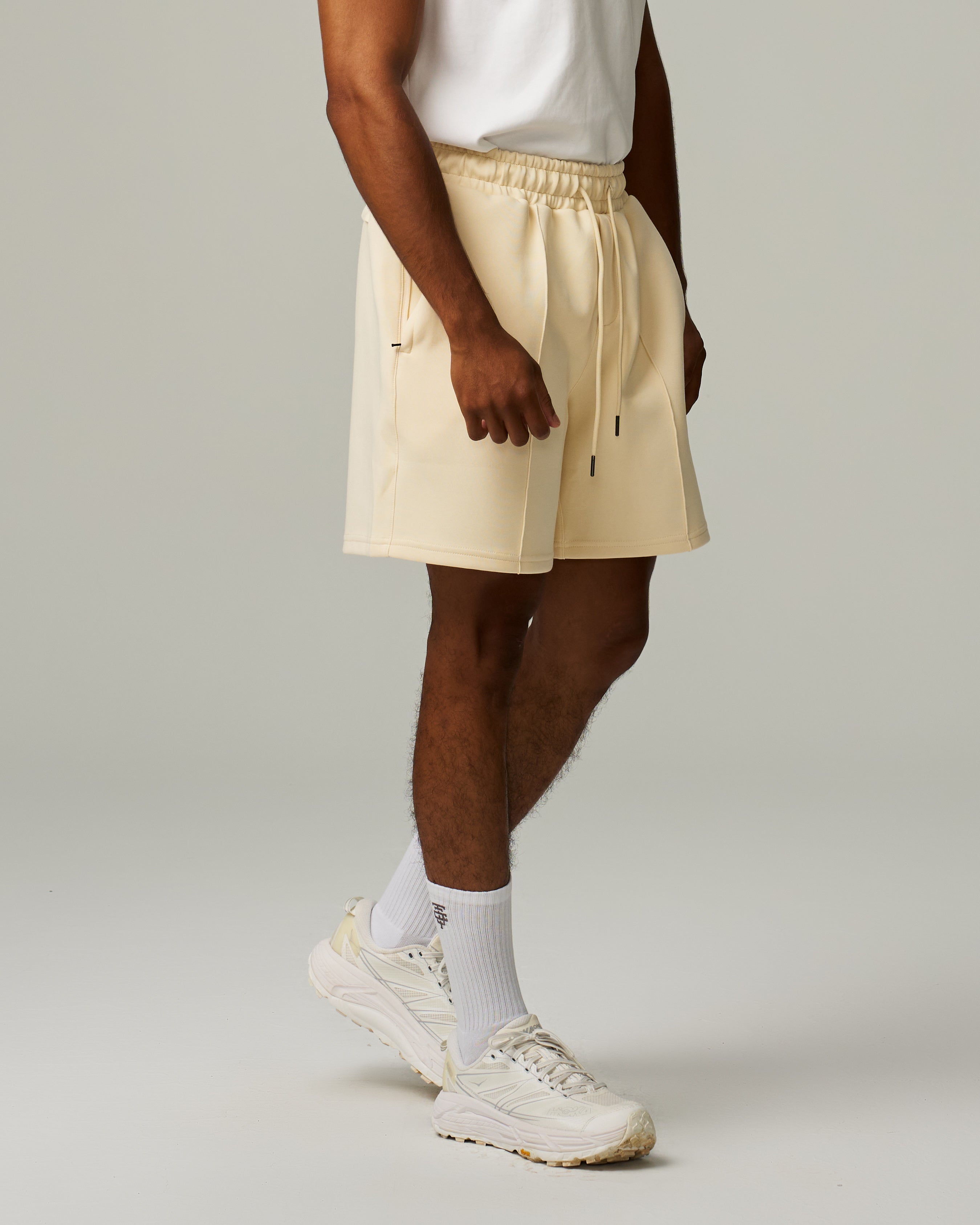 coloor_Off White