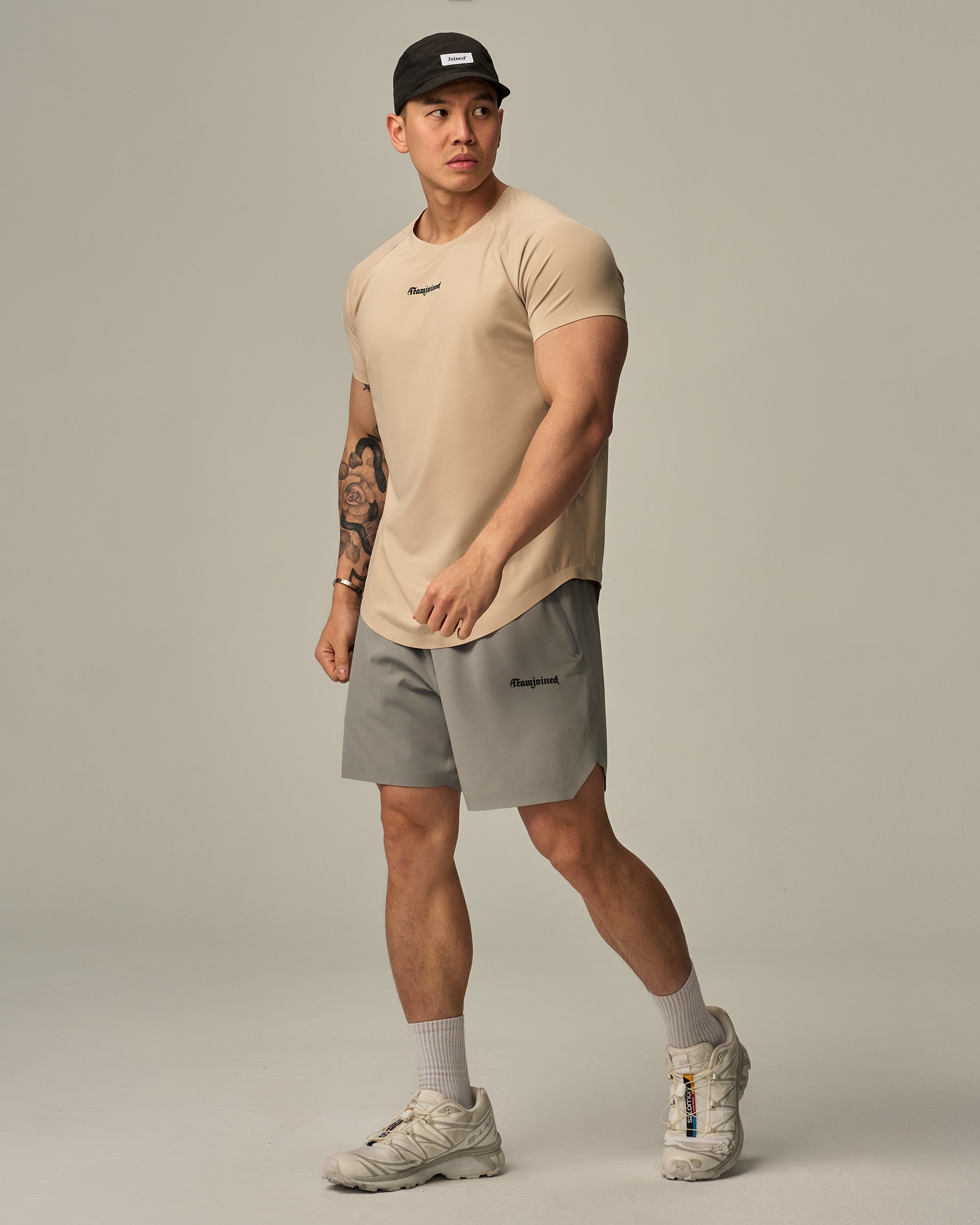 color_Light Khaki