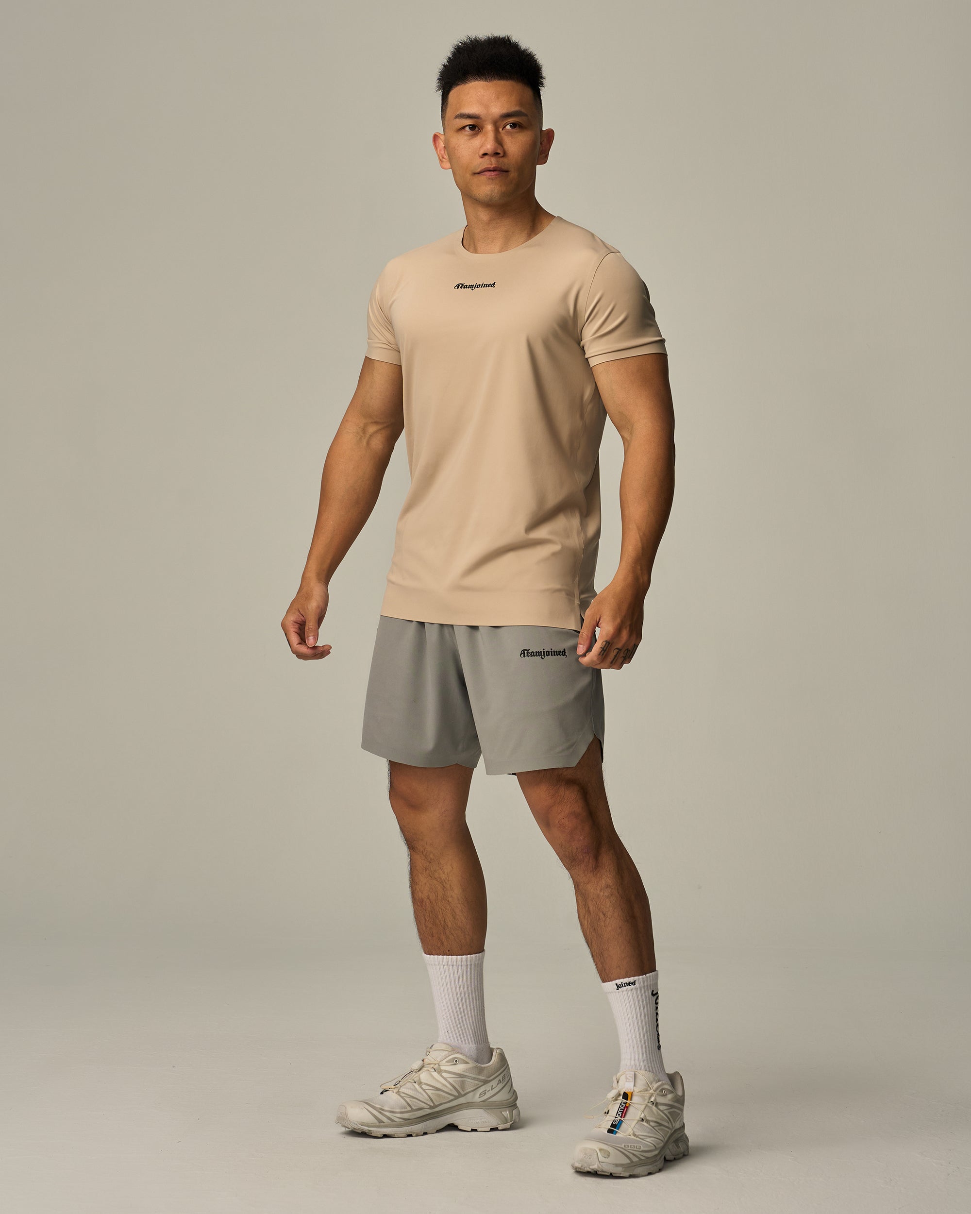 color_Light Khaki