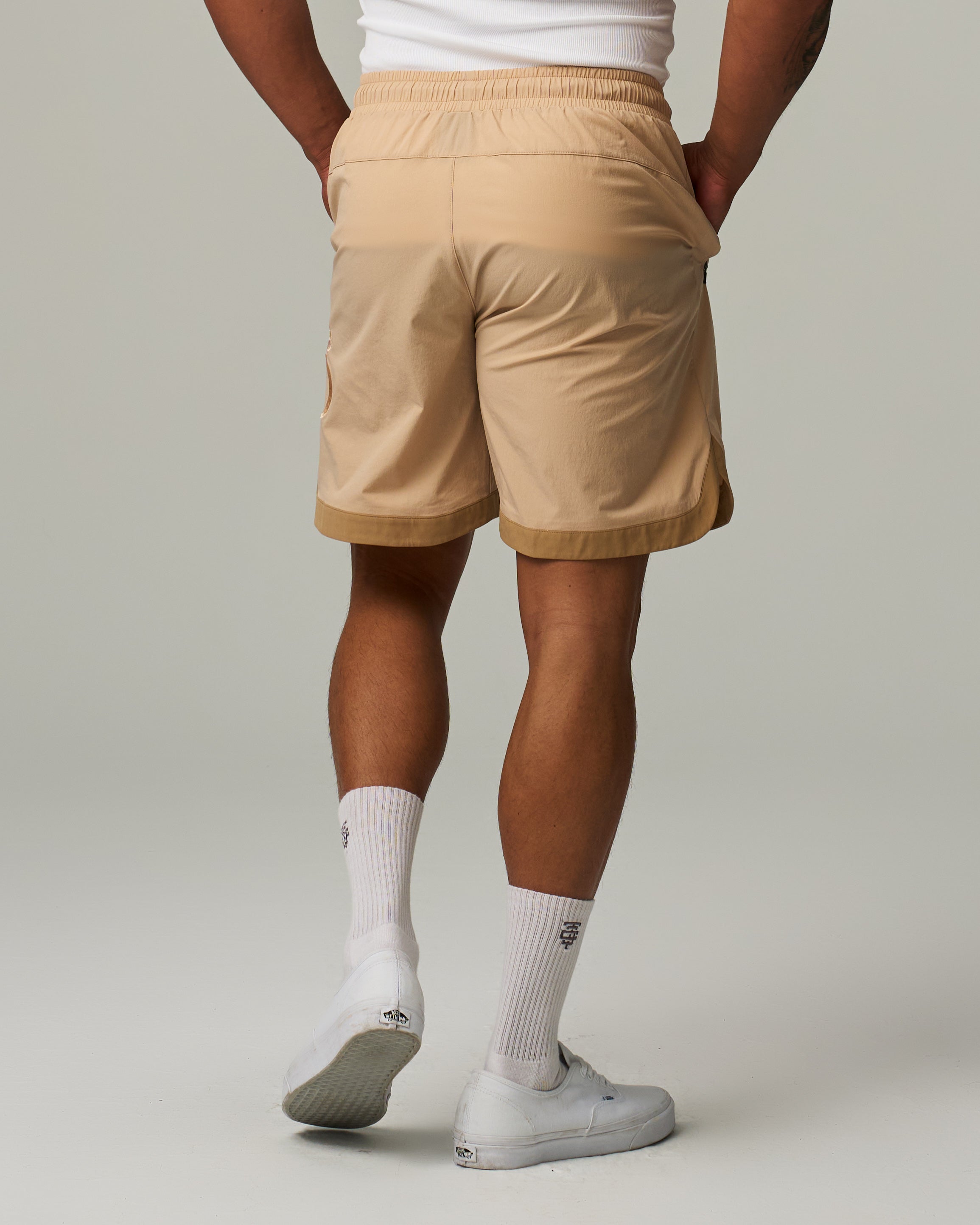 color_Light Khaki