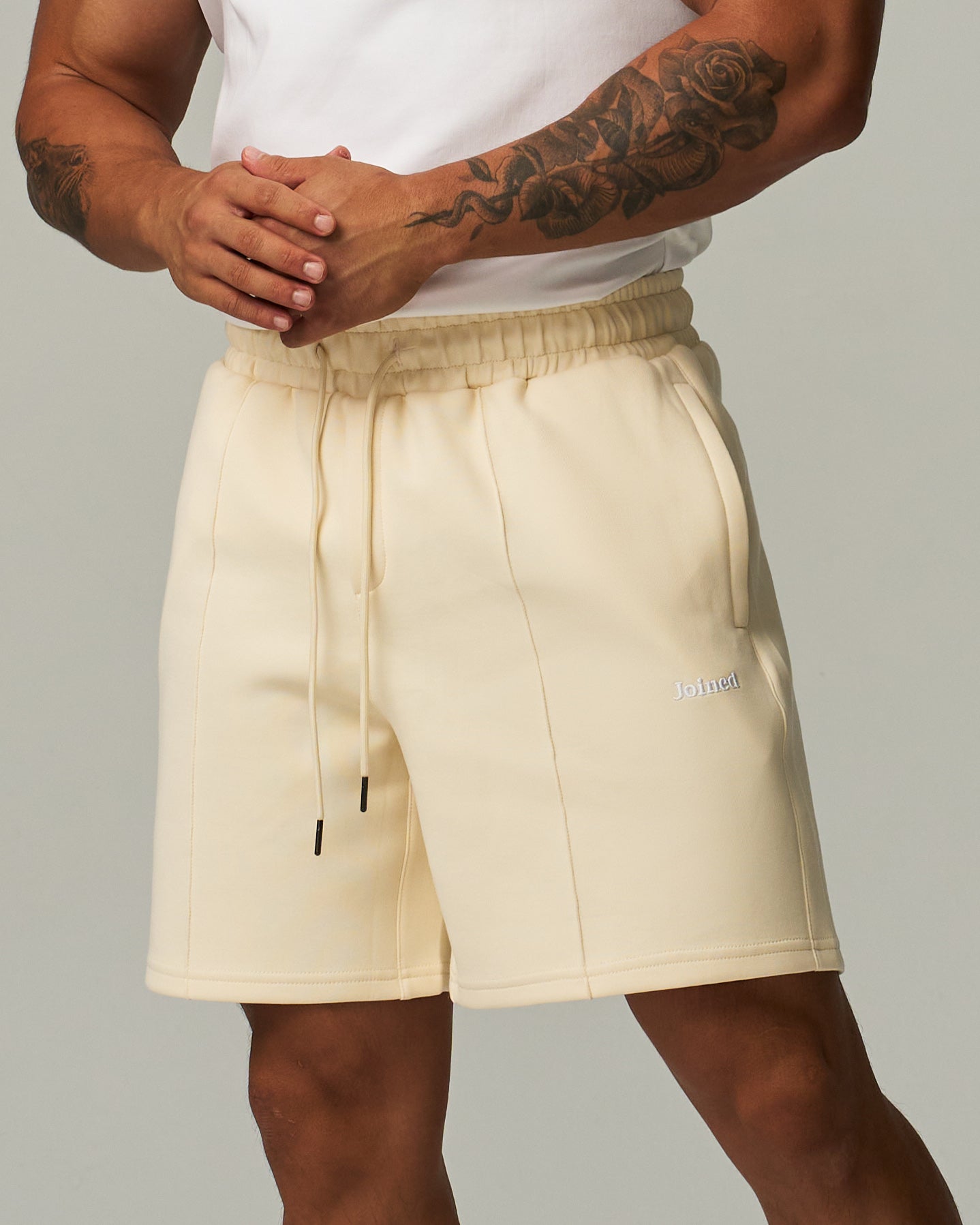 coloor_Off White