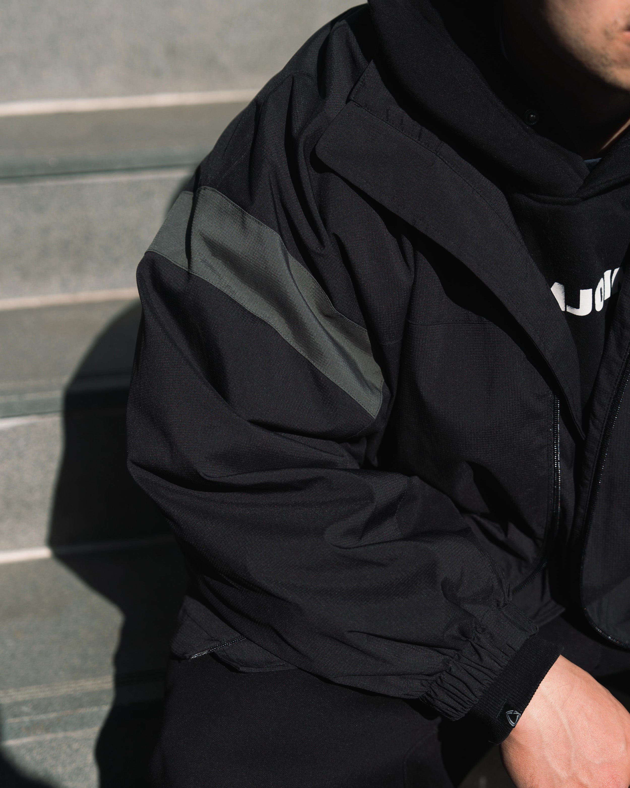 color_Black/ Dark Gray