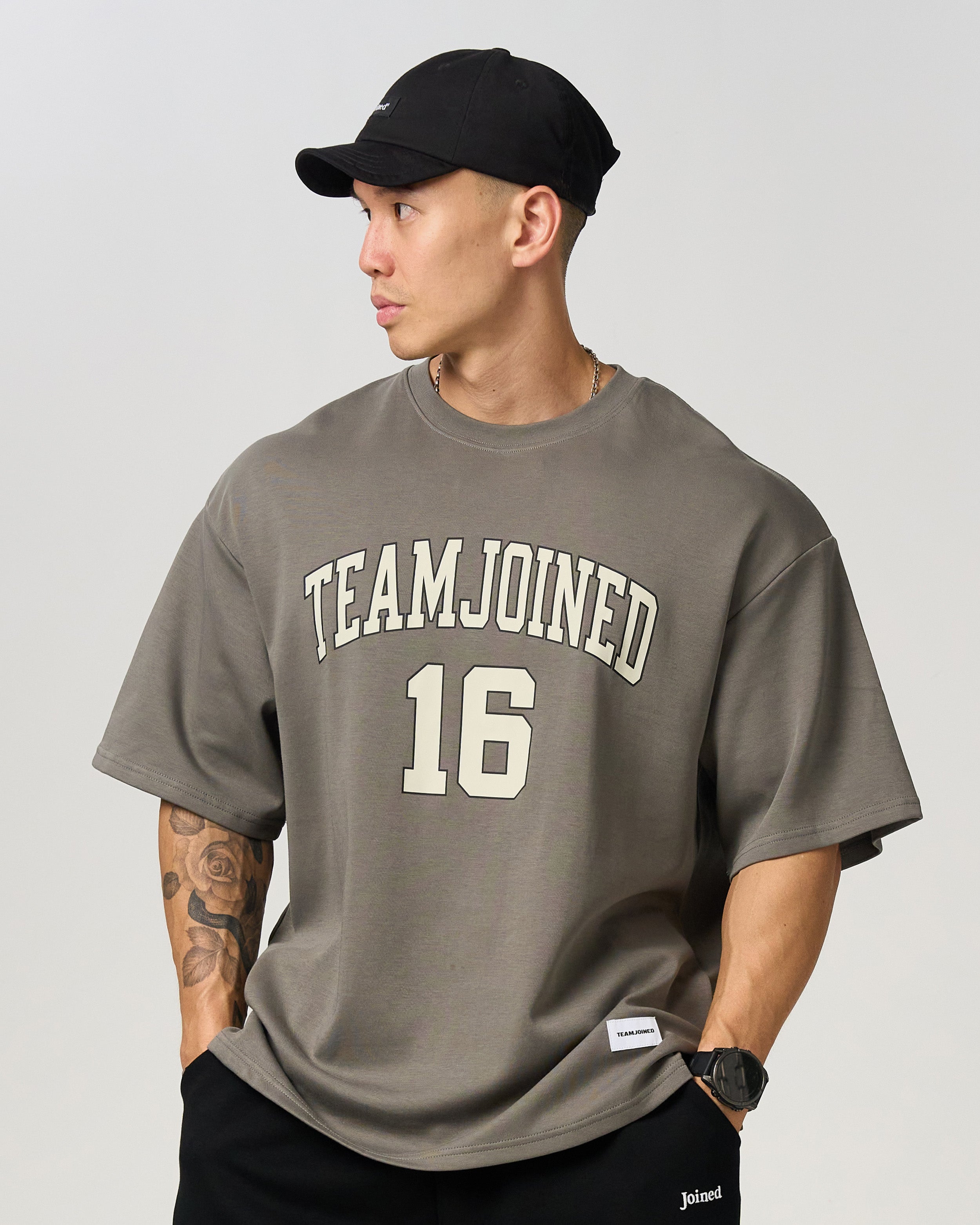 16 Arch logo Oversized