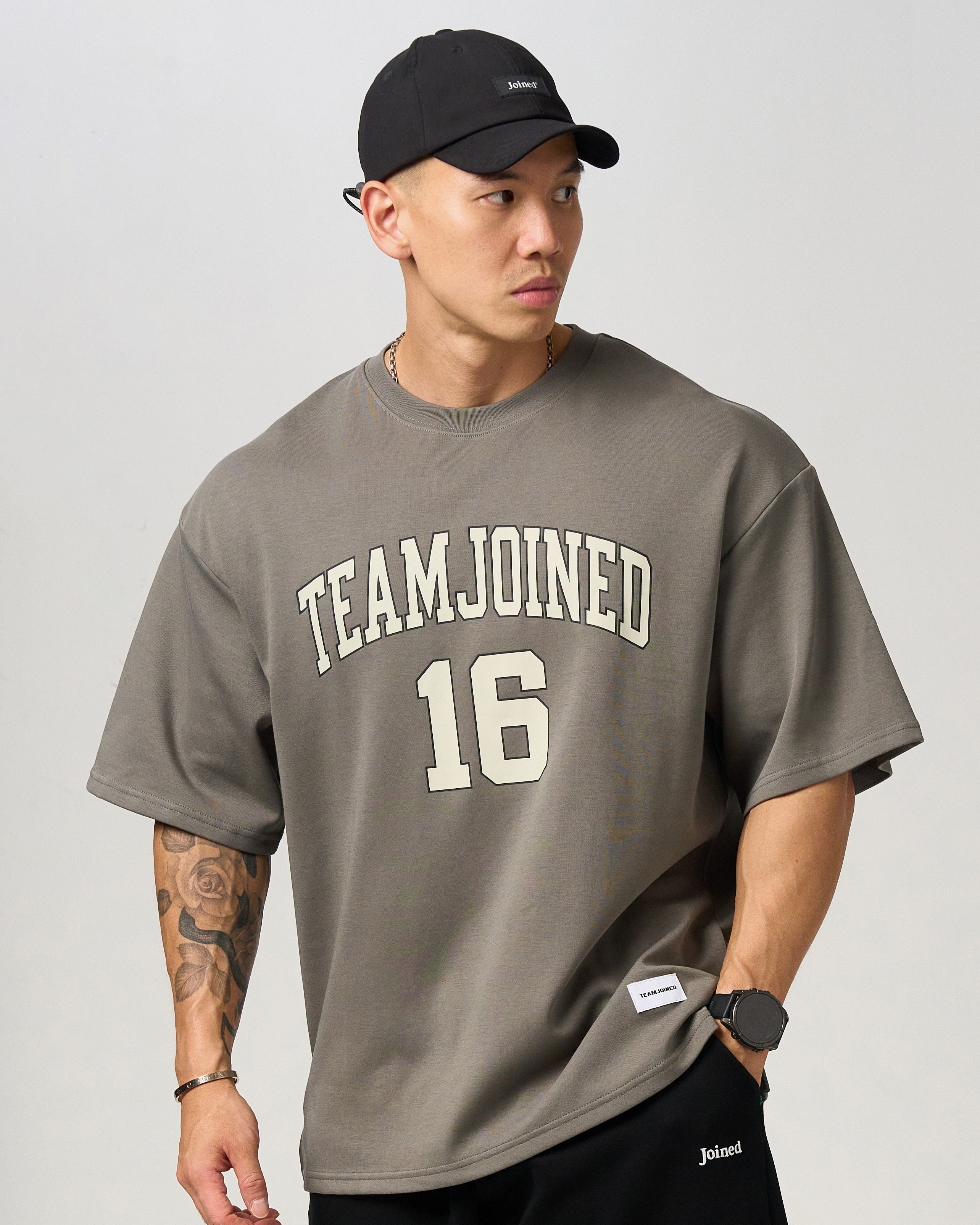 16 Arch logo Oversized