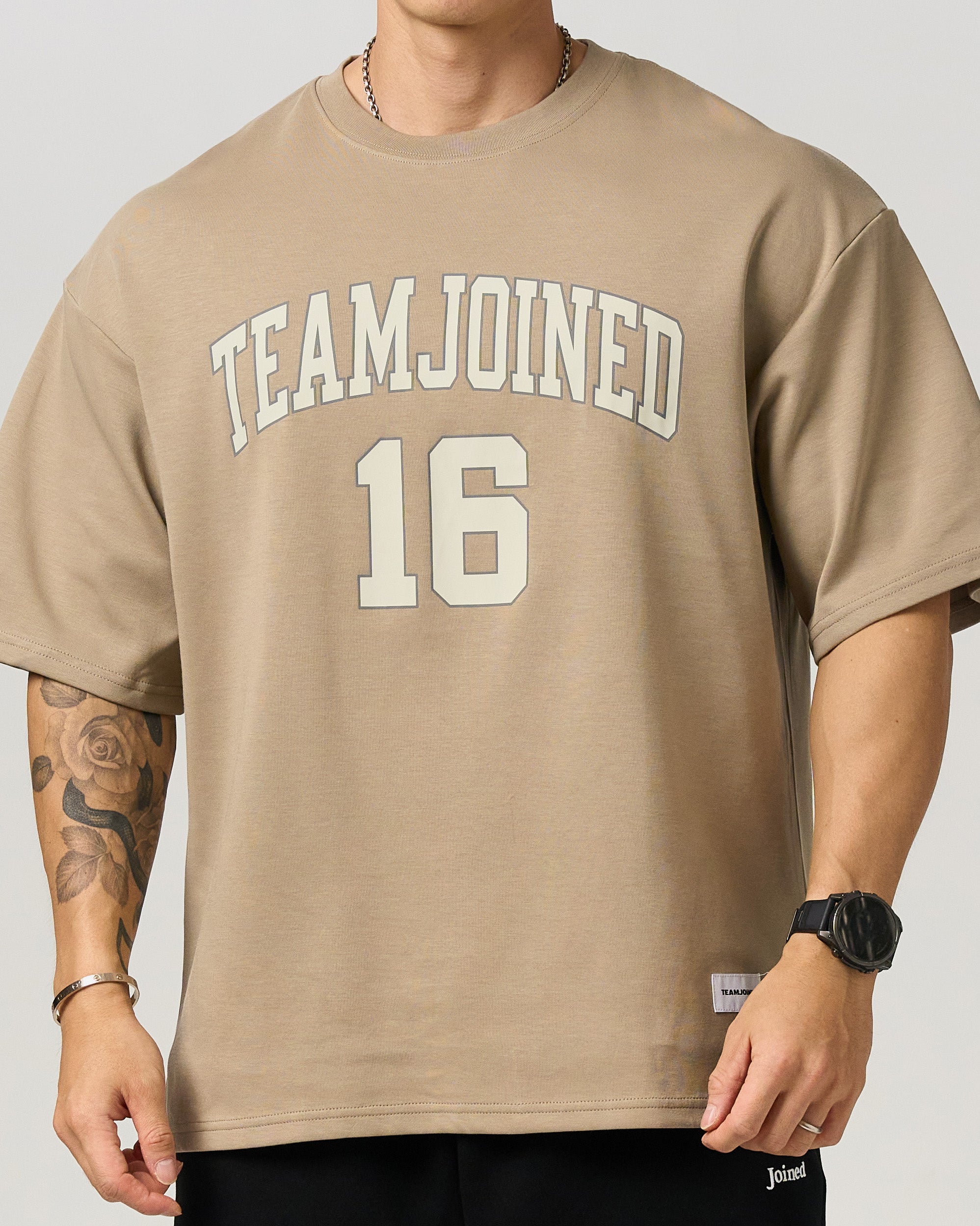 16 Arch logo Oversized