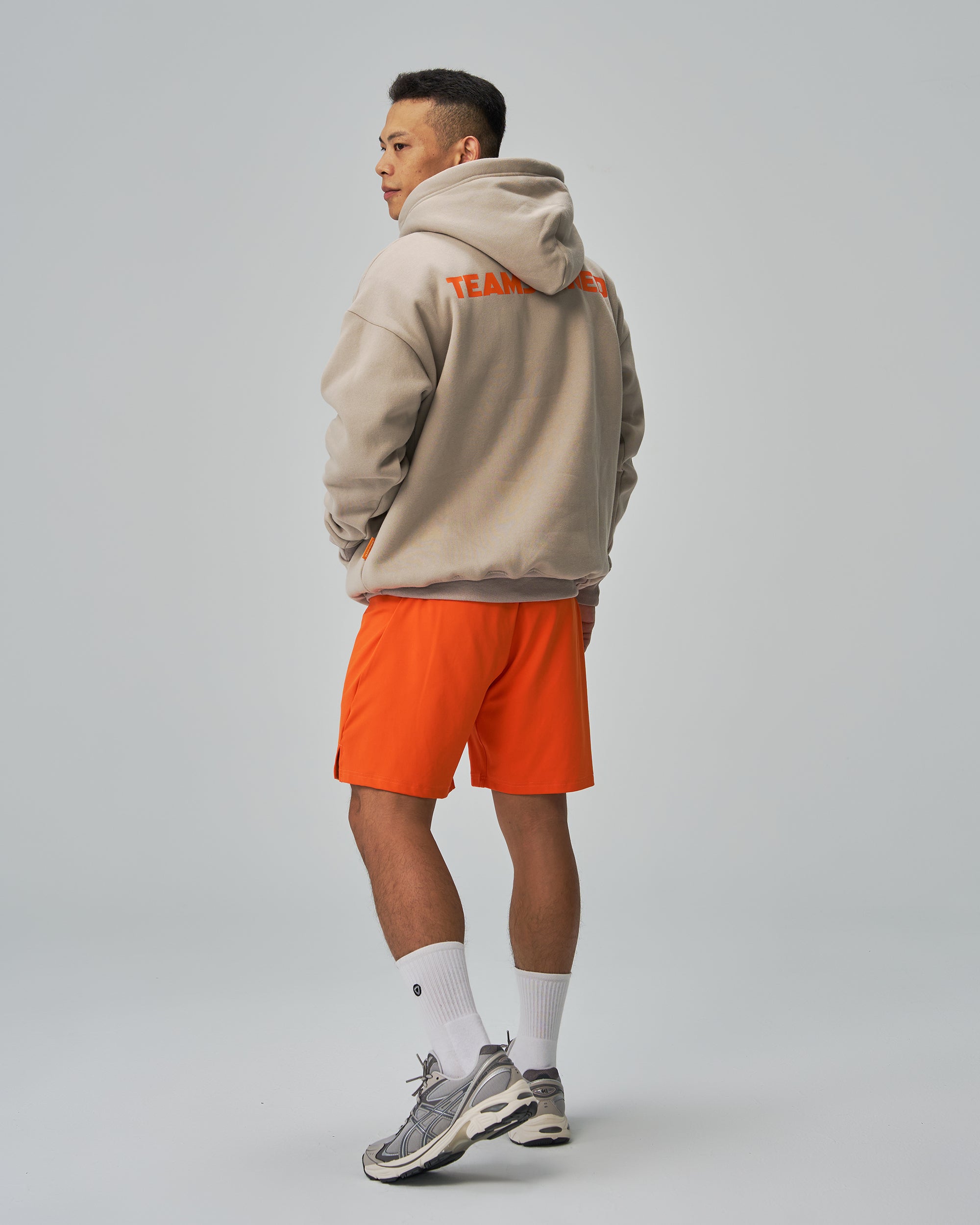 color_Light Khaki / Orange