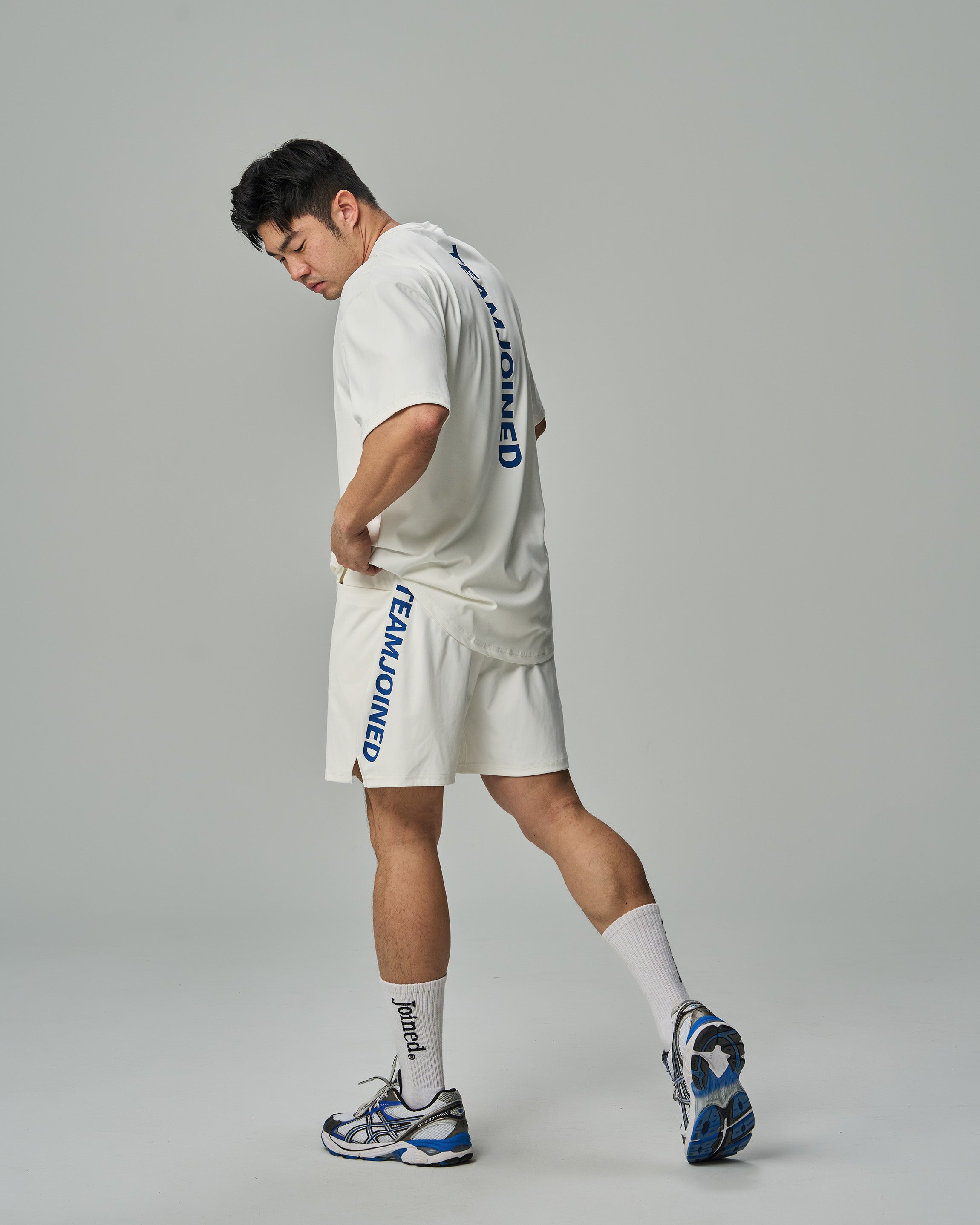 color_Blue / White