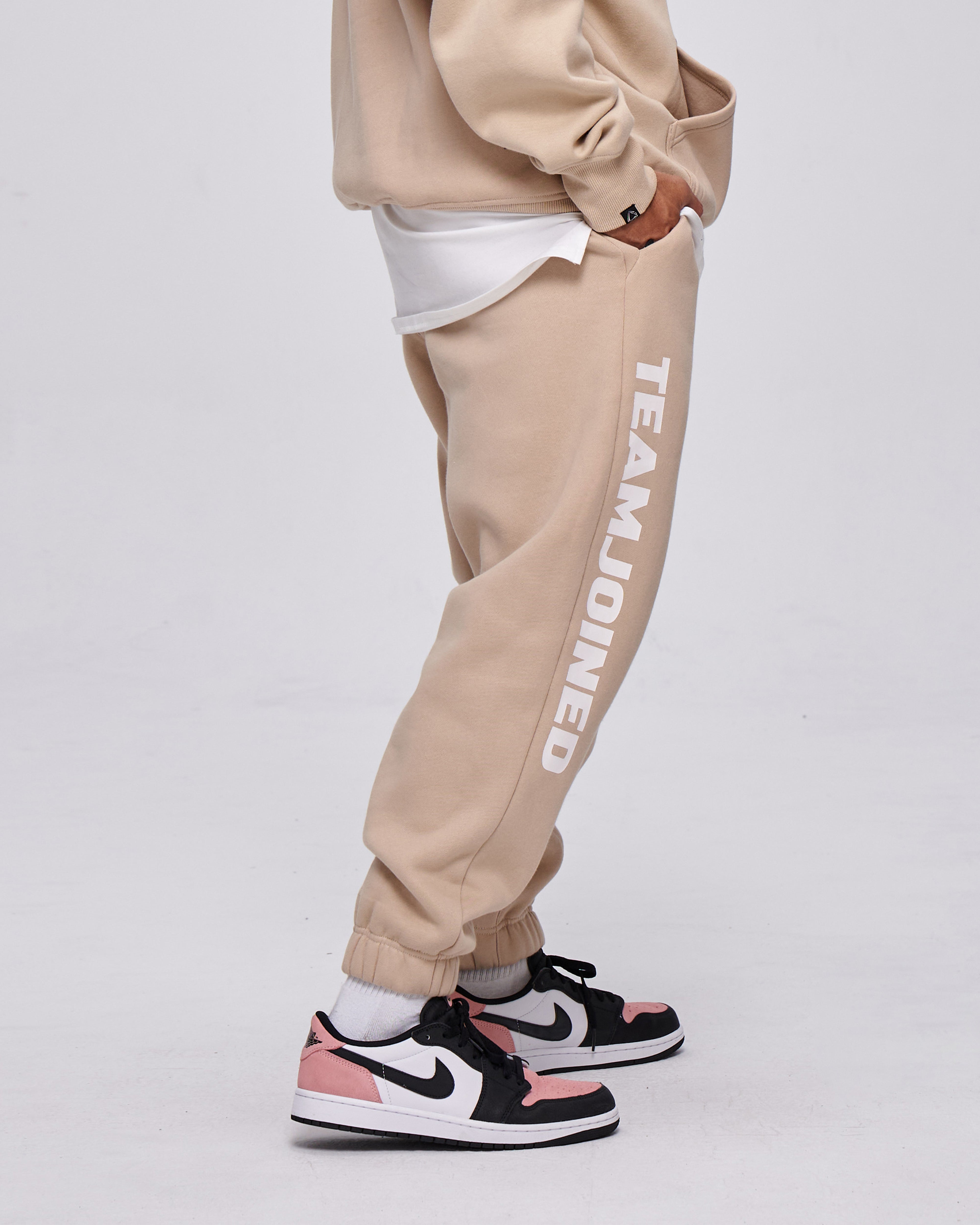 color_khaki